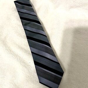 Men’s Apt9 tie